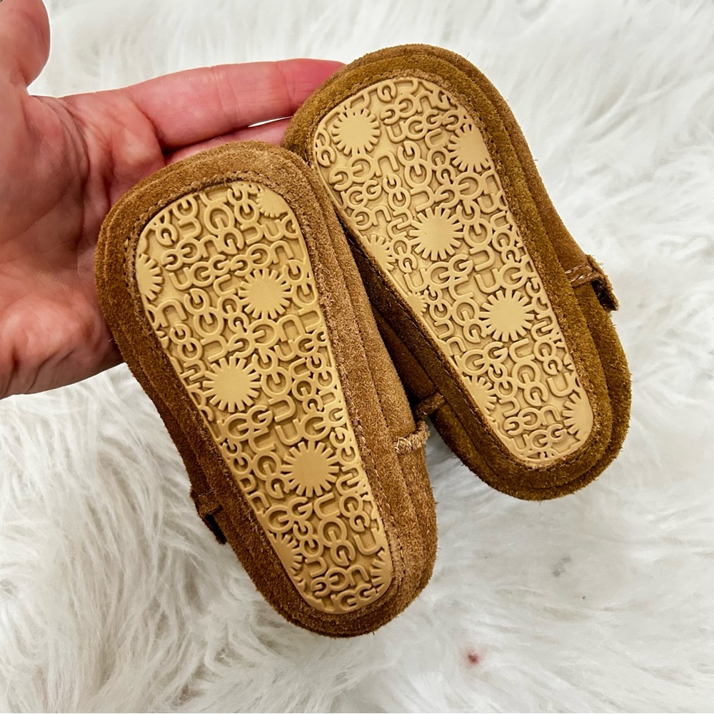 UGG Baby Booties – Chestnut Suede Shearling (Infant Size 2/3) - Picture 3 of 9